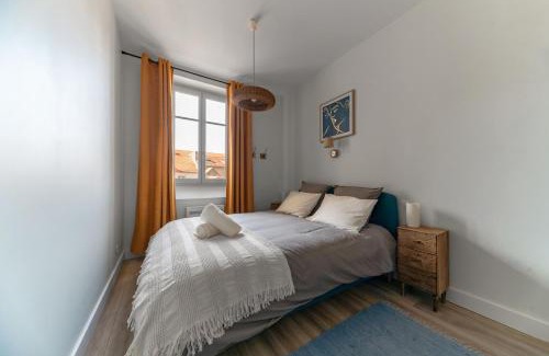 Republique Apartment | Le Petit George V - Appartement design proche Thermes