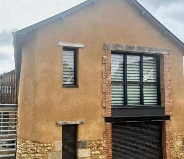 Vignoc Apartment | Le petit Grenier de la Fontaine