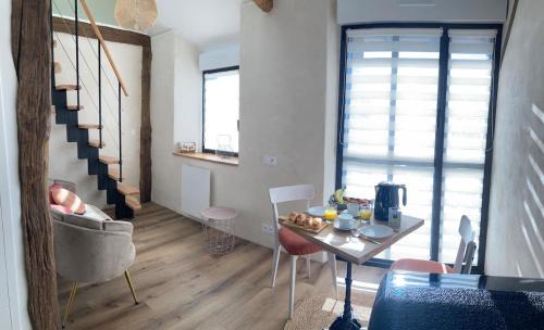 Vignoc Apartment | Le petit Grenier de la Fontaine