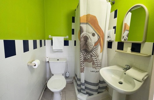 Beaumont-en-Veron Hotel | Le Petit Logis