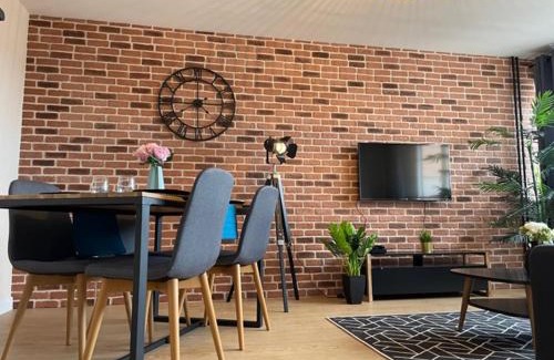 Devant-les-Ponts Apartment | Le petit Manhattan - Appartement privé de 45 m2 - 2 à 4 personnes - Parking privé