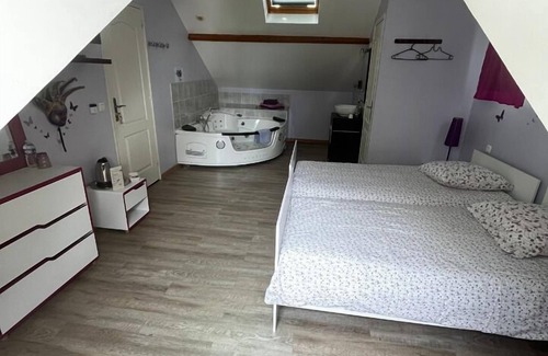 Farceaux House | Le petit manoir