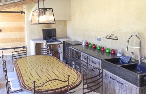 Belvezet House | Le Petit Mas is an extraordinary holiday home with private pool in Belvezet
