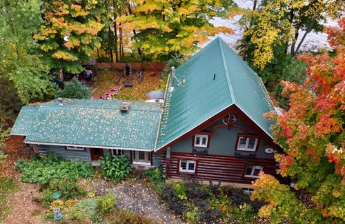 Grenville-sur-la-Rouge Ski Chalet | Le petit Montebello