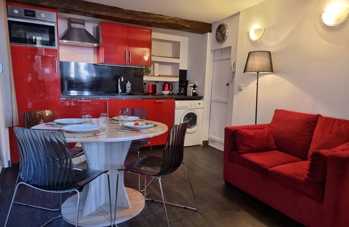 Enclos Apartment | Le Petit Navire - 4P - View of the Port of Honfleur