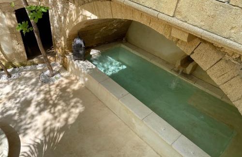 Collias House | Le Petit Palais Hors Du Temps