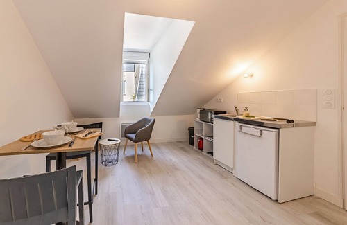 Saint-Serge Apartment | Le Poète - T2 proche centre ville
