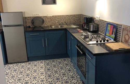 Hanc House | Le Poirier- Beautiful 3 bedroom Gite with on-site Swimming Pool and Gardens