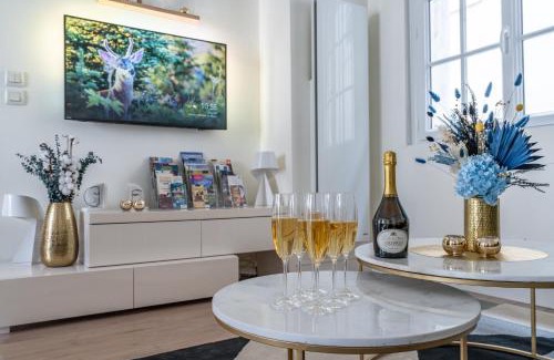 Tours City Centre Apartment | Le Presti-Twin - PrestiPlace Collection