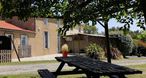 Chambretaud House | LE PUY DU FOU A 5 KM GITE 4 PERSONNES