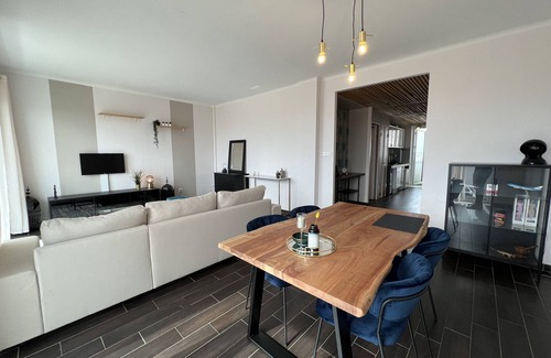 Toulouse East Apartment | Le Pyrénéen : T2 proche Gare avec vue incroyable