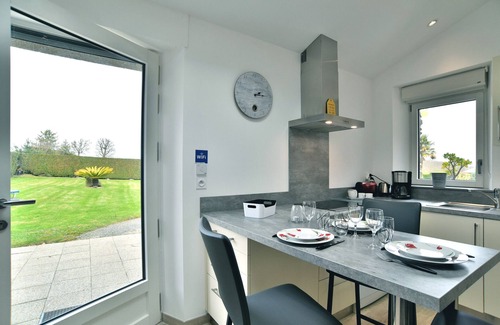 Saint-Meloir-des-Ondes Apartment | Le Radegonde