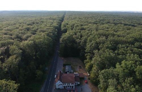Isle-et-Bardais Hotel | le rond gardien