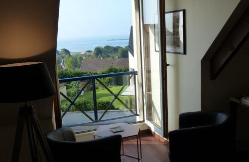 Arromanches-les-Bains Bed & Breakfast | LE RUBAN BLEU FACE A LA MER