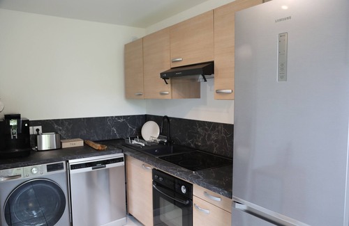 Saint-Cyr-l'Ecole Apartment | Le Saint Cyrien, 5km from Versailles and 25km from Paris, for Family & Business