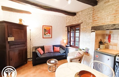 Albas House | LE SALADIE - ALBAS - Gîte