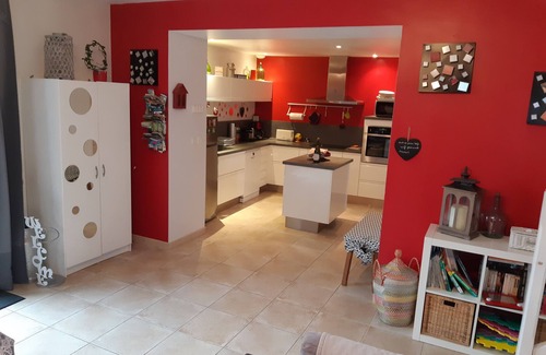 Sainte-Honorine-des-Pertes House | Le So Sweet, 1 km from Omaha beach, large enclosed private garden, pinball machine