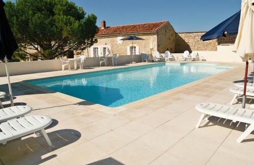 Saint-Hilaire-de-Villefranche House | Le Vieux Monastere
