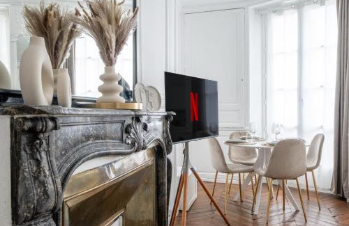 Chantiers Apartment | Le Versaillais - Proche Château de Versailles et 15 min RER Paris
