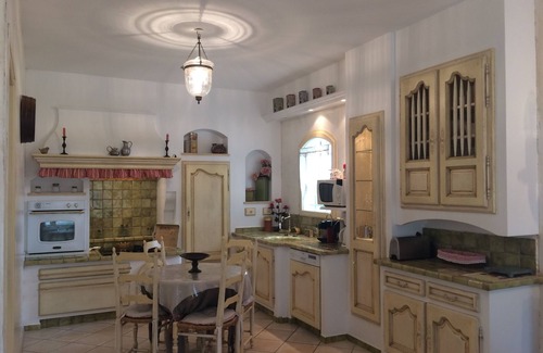 Labaume Cottage | Le Vieux Pressoir, gîte for 4 people near Uzès, peaceful vacation in the countryside.