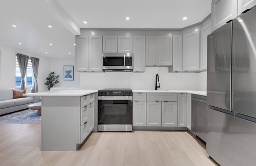 Cote-Des-Neiges—Notre-Dame-De-Grace Apartment | Le Victoria MidTown Montreal