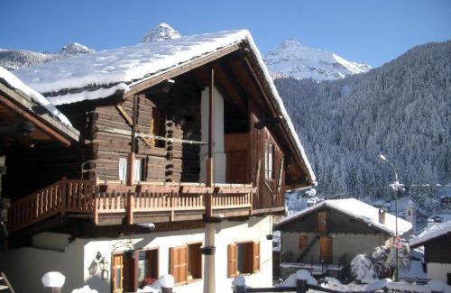 Champoluc House | Le Vieux Rascard Chambres d'Hotes
