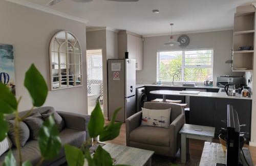 Welgemoed Apartment | Leafy Retreat Kenridge