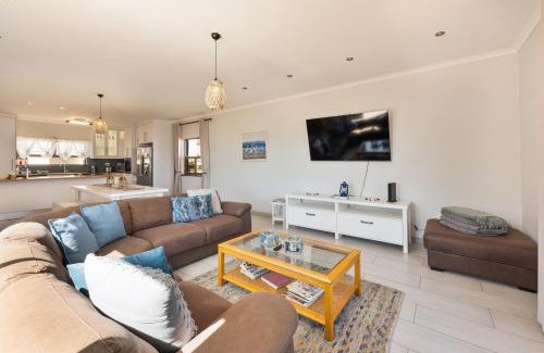 Vineta House | Leander's Cottage - your dream stay in mind