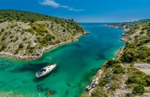Pula Boat Rental | Learn to Sail in Paradise
