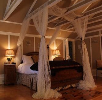 Waterford Valley Bed & Breakfast | Leaside Manor