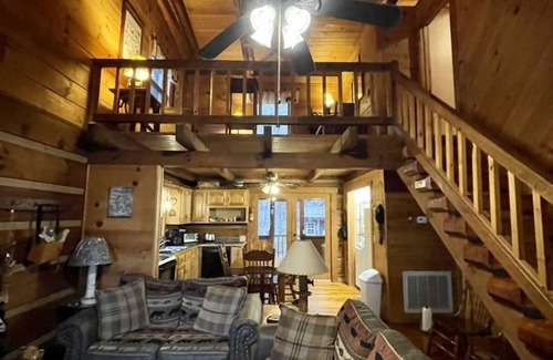 Tellico Plains Cabin | Leave the stress behind!- private hot tub, pet and motorcycle friendly, let peace and nature surround you! 2 Bedroom Home by RedAwning