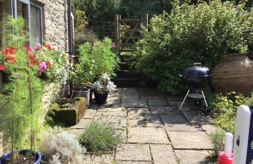 Cauldon Low House | Lee house farm holiday cottage with possible use of hot tub ninety pounds a session