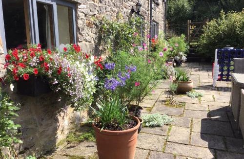 Cauldon Low House | Lee house farm holiday cottage with possible use of hot tub ninety pounds a session