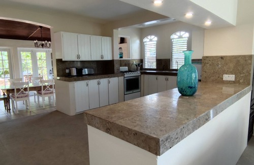 Bonne Terre Villa | Leela House & Garden Cottage - Great Ocean and Sunset Views