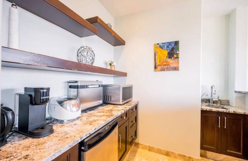 Southwest Mission House | Legal Lakeview 2-bed 2-bath Entire Suite