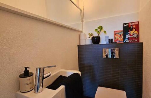 Aalborg Apartment | Lejlighed med altan og gratis parkering