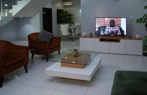 Ofin House | Lekki holiday shortlet