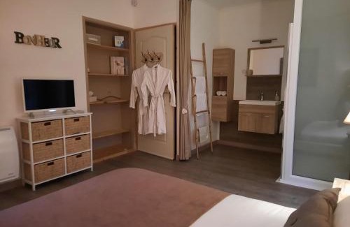 Malves-en-Minervois Bed & Breakfast | LeMasBlanc, Chambre d'hôtes & jacuzzi privé, au calme, 15min de Carcassonne