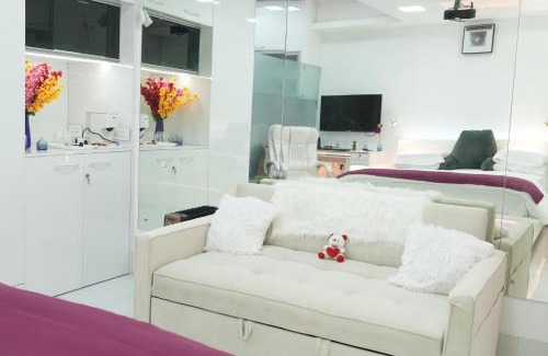 Gurugram Apartment | LeModCasa Pearl house, Smart luxurious comfort