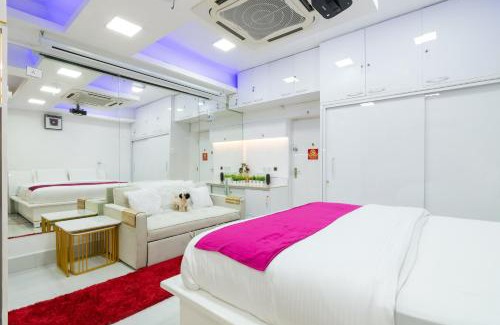 Gurugram Apartment | LeModCasa Pearl house, Smart luxurious comfort