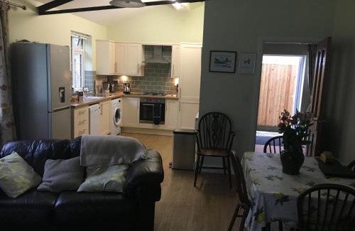 East Dereham House | Lemondrop Cottage