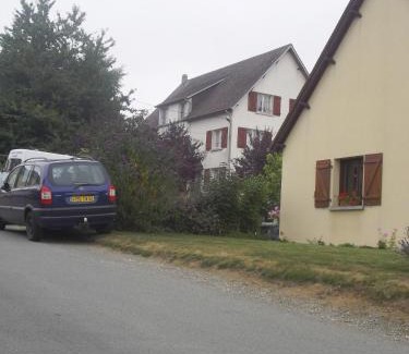 Juvigny-sous-Andaine Bed & Breakfast | Lenard Charles Bed & Breakfast