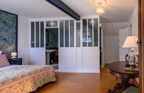 Saint-Pierre-Eglise House | Les 13 lavoirs d'antan - chambre la belle époque