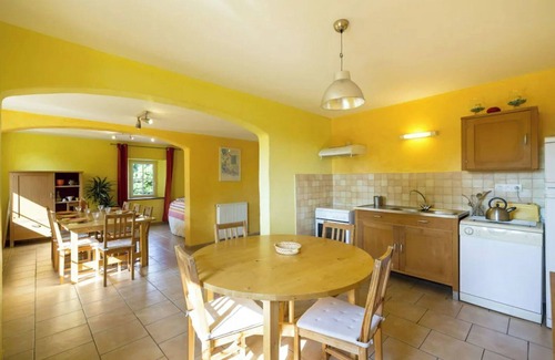 Charols Other | Les Amandiers - Quiet character farmhouse with swimming pool in wooded grounds