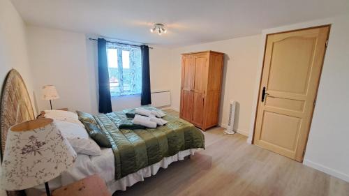 Saint-Meard-de-Drone House | Les Bigoussies 2 Gite Rouge