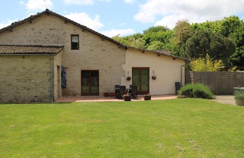 Lezay House | Les Cerisiers Gîtes