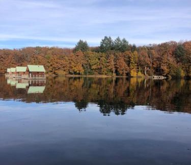 Saint-Gerons Ski Chalet | Les chalets flottants de Capucine