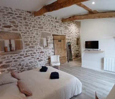 Saint-Aubin-des-Ormeaux House | Les chambres du Couraud