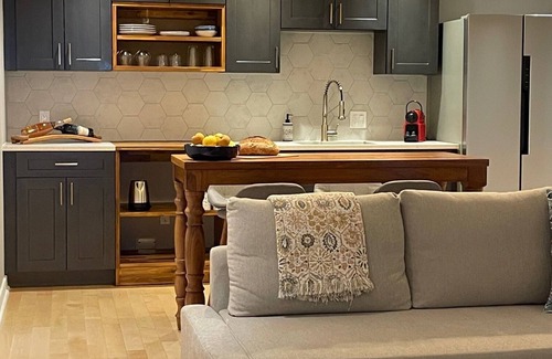 West Kelowna Estates Bed & Breakfast | Les Chambres Roses