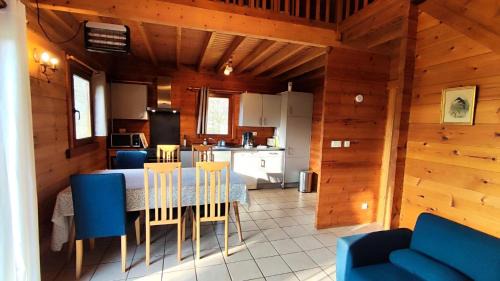 Vireux-Wallerand House | Les chenes
